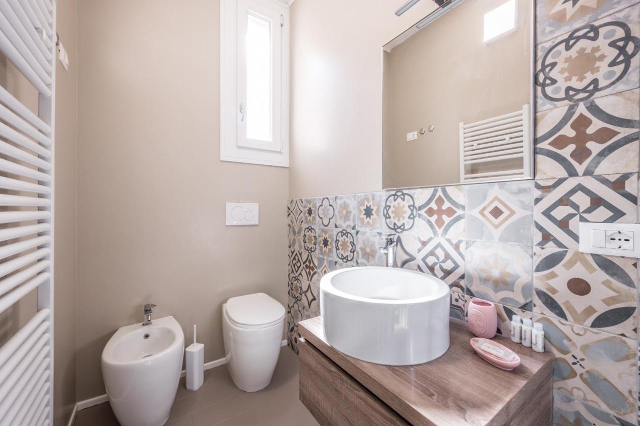 Suite 649 Mono Con Terrazzo Modena Exterior foto