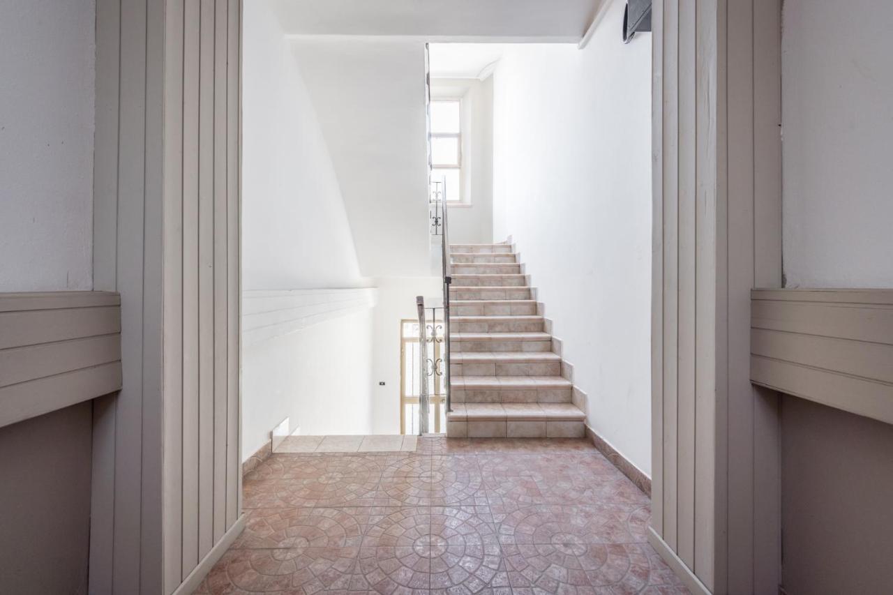 Suite 649 Mono Con Terrazzo Modena Exterior foto